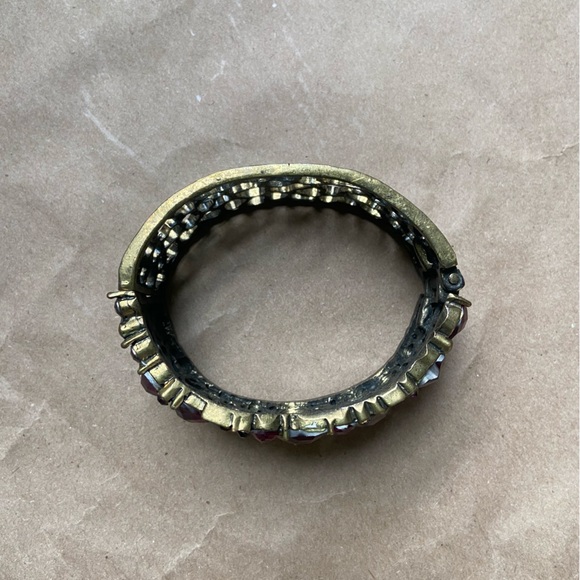 Unique Jewel Tone Bracelet plus Necklace & Earrings - Picture 4 of 7